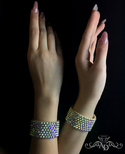 Bright rhinestones hand bracelet "Chloe"