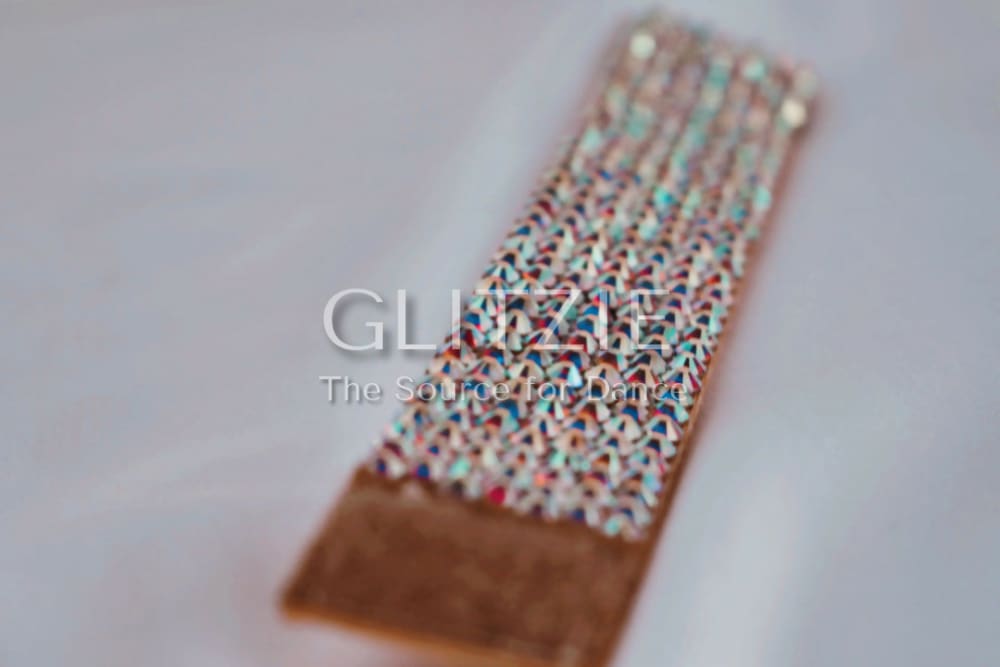 Bright rhinestones hand bracelet ’Chloe’ Accessories