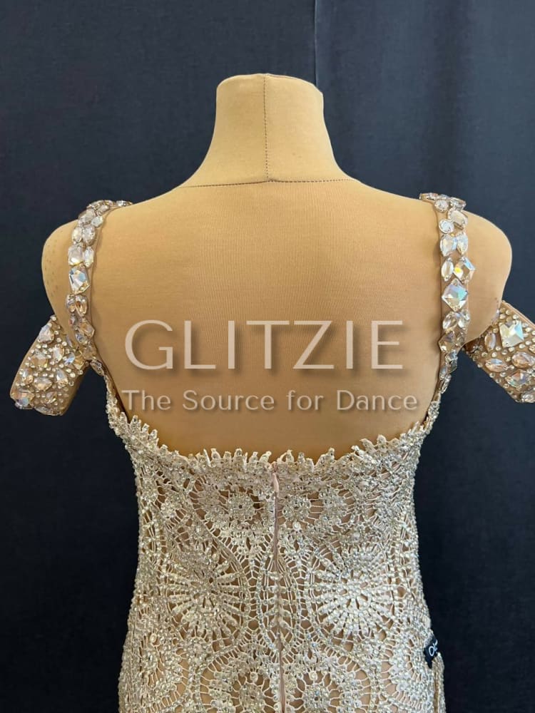 photo_5192810126417981735_y