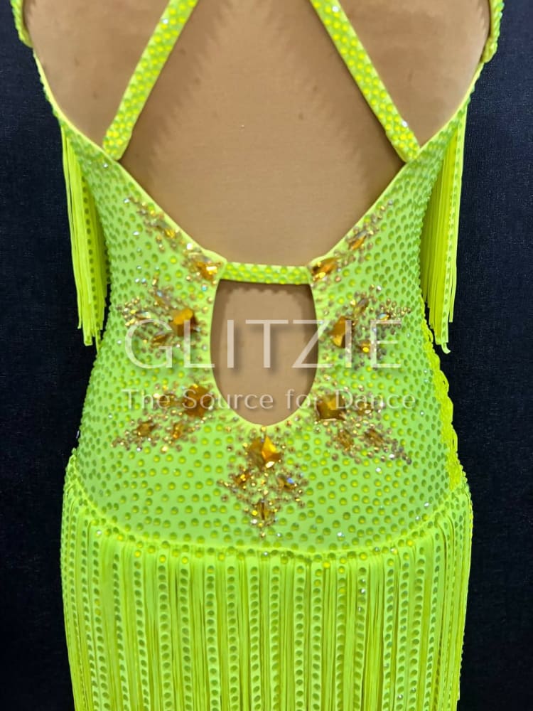 photo_5372834578277986930_y