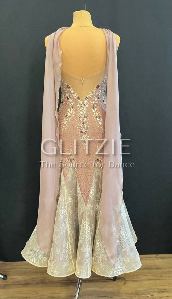 photo_5440625513149365915_y