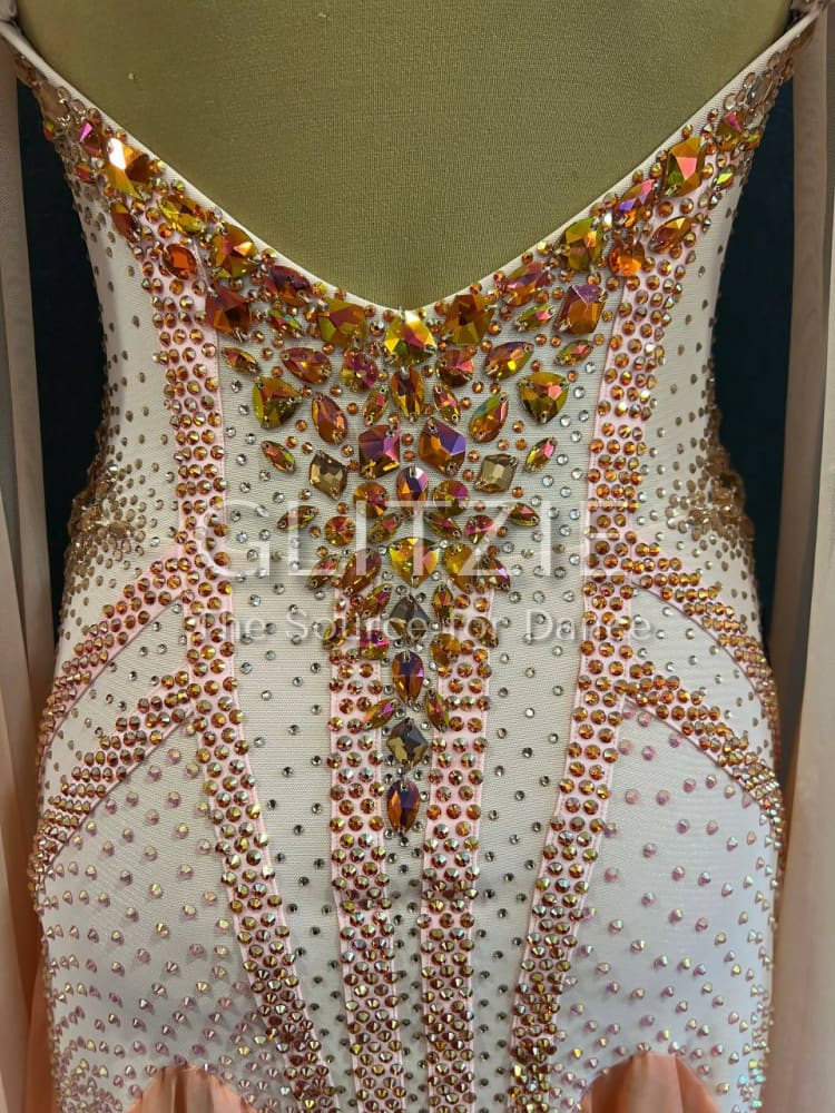 photo_5303026542080816920_y