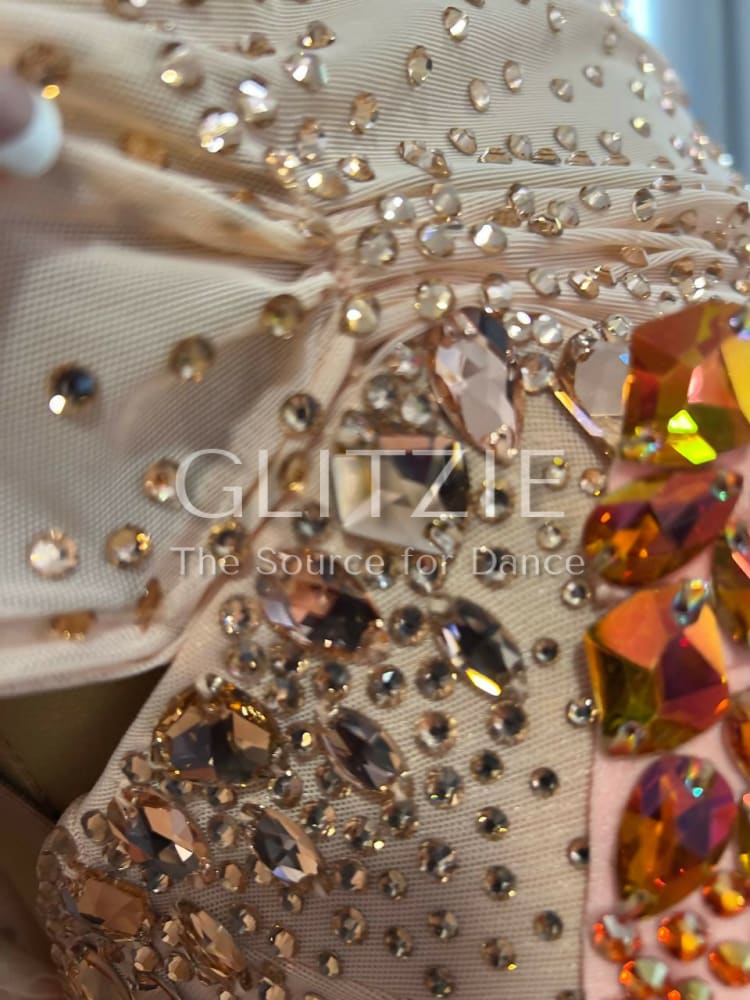 photo_5303026542080816921_y