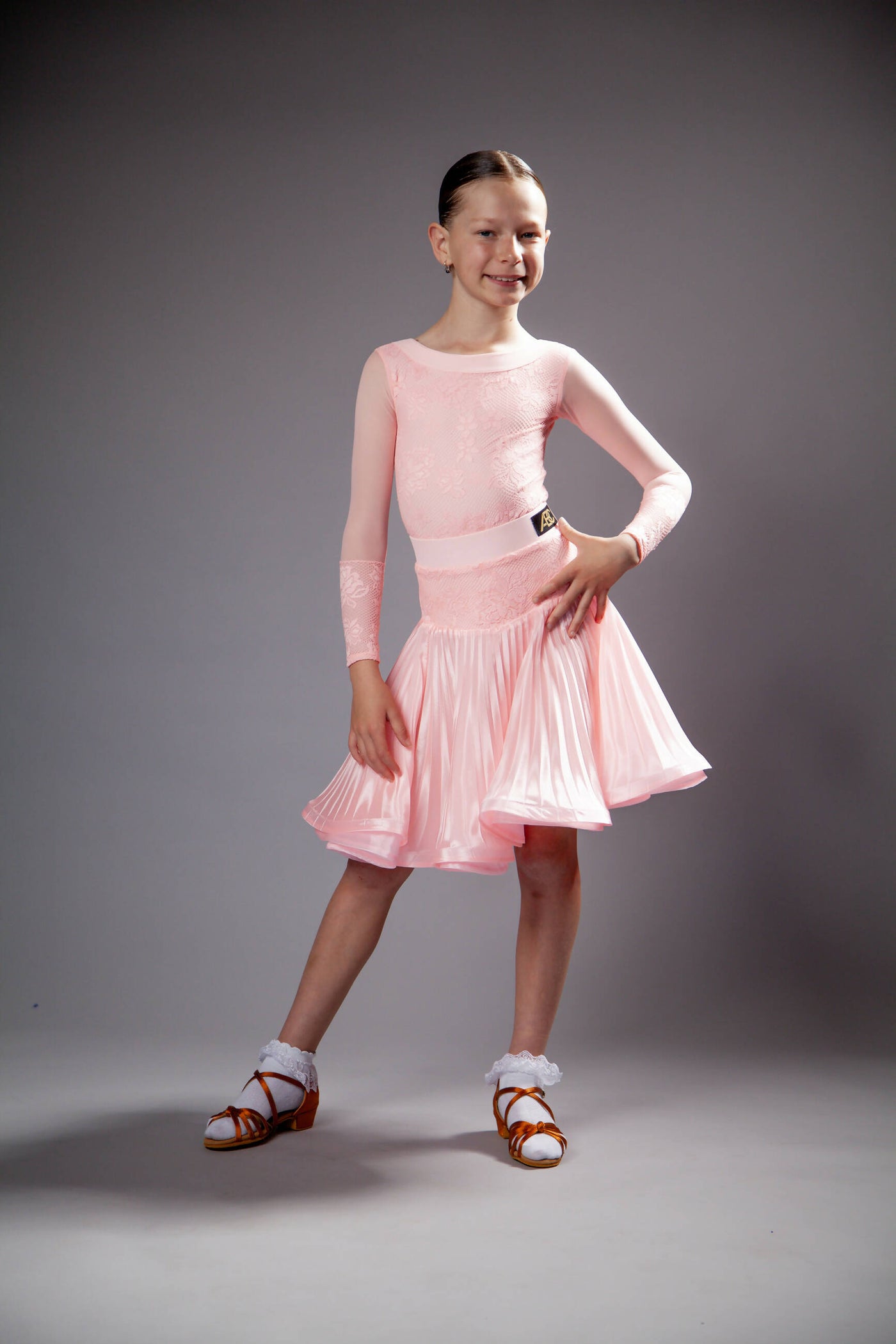 Juvenile dress Mila in Sugar Pink color