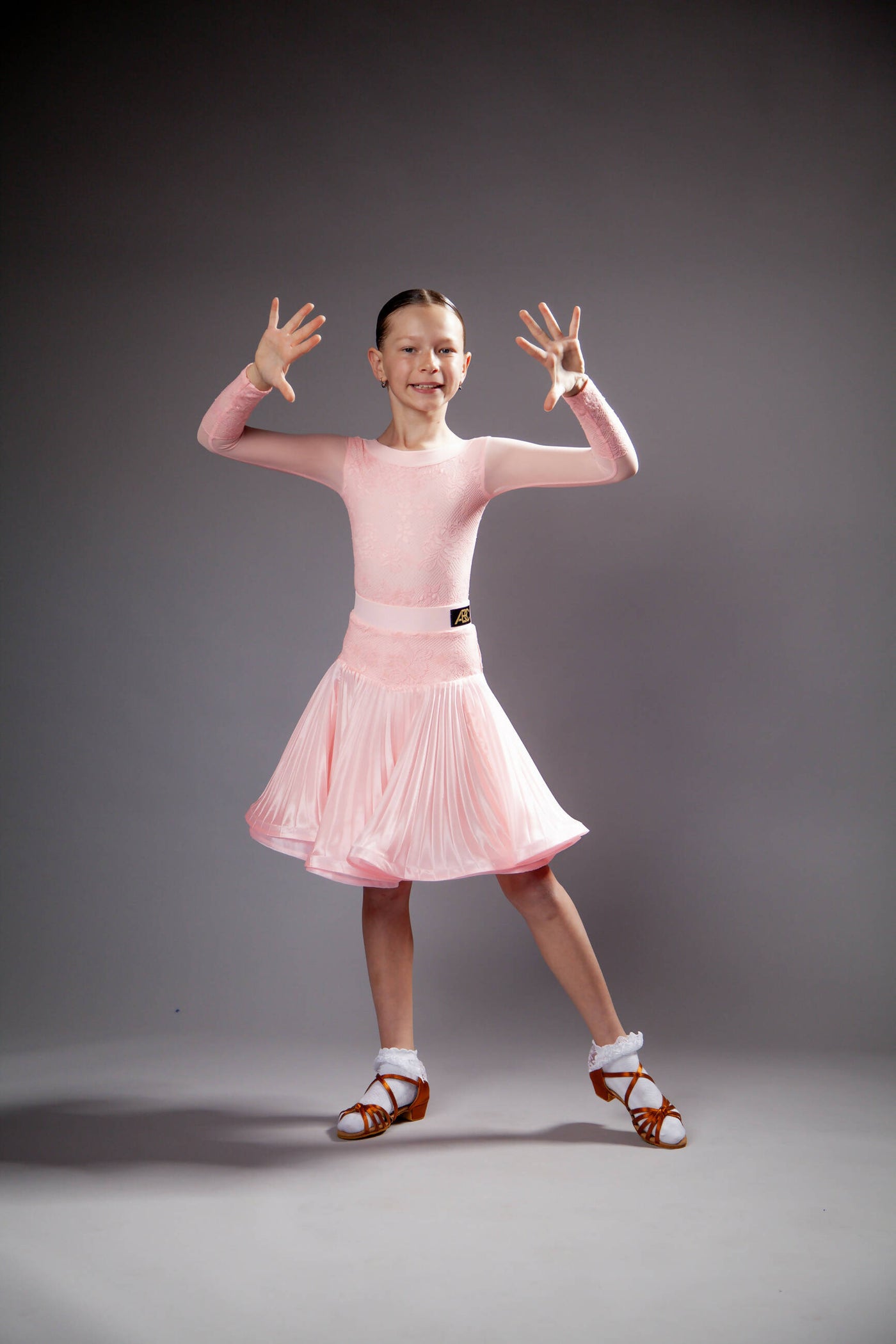 Juvenile dress Mila in Sugar Pink color